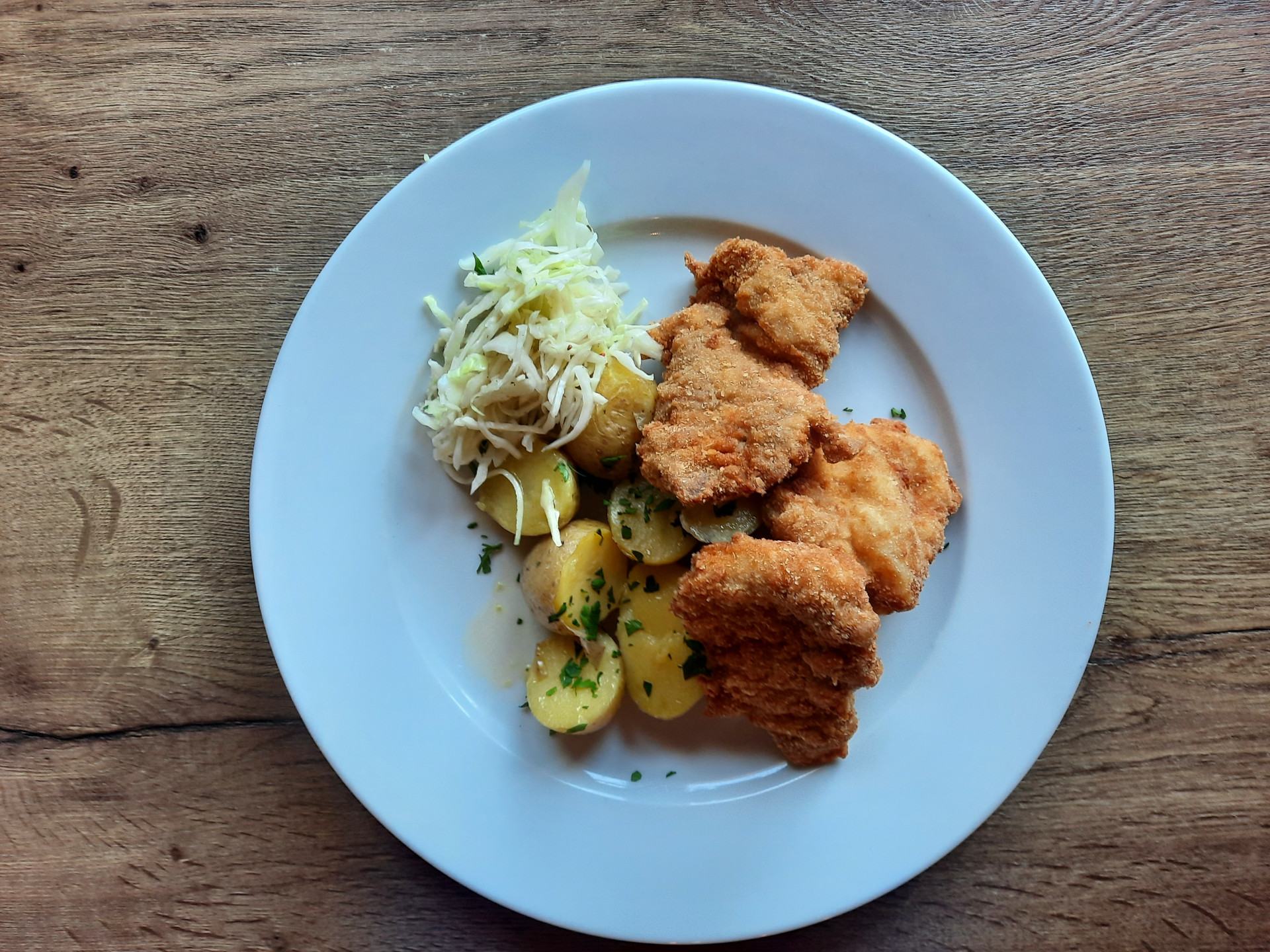 TOP menu - Smažené řízečky z vepřové panenky, grenaille, zeleninový salát