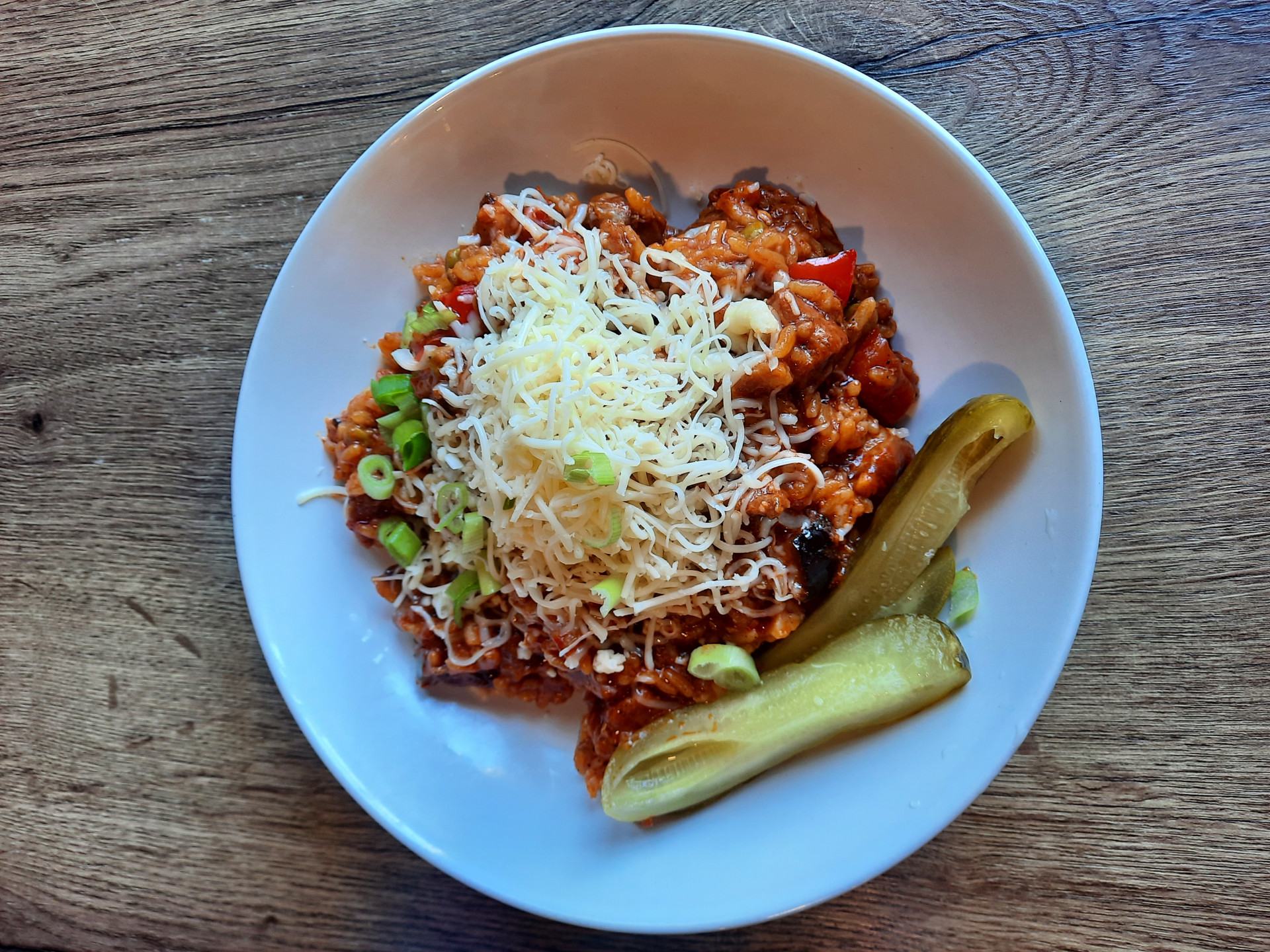 Menu 1 - Rizoto s vepřovým masem, sýr, okurek